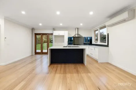 5 Wilde Ct, Mooroolbark, VIC 3138