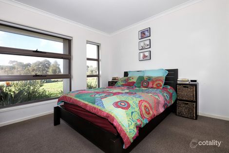 Property photo of 8 Viewrise Walk Craigieburn VIC 3064