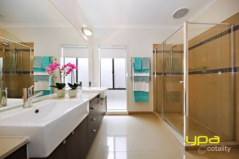 Property photo of 11 The Grange Caroline Springs VIC 3023