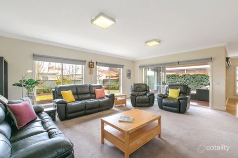 Property photo of 15 St Leger Close Newington VIC 3350
