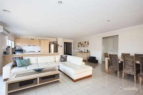 Property photo of 2 Reefton Court South Morang VIC 3752