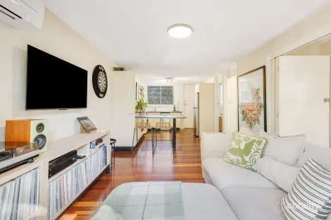 Property photo of 8/7 Coolangatta Road Coolangatta QLD 4225