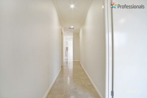 Property photo of 13 Mantello Drive Werribee VIC 3030