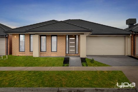 Property photo of 7 Spike Way Clyde North VIC 3978