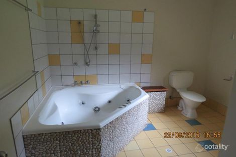 Property photo of 8 Matong Drive Ocean Shores NSW 2483
