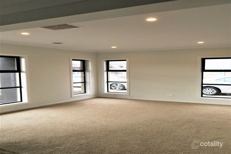 Property photo of 7 Naracoorte Avenue Wollert VIC 3750