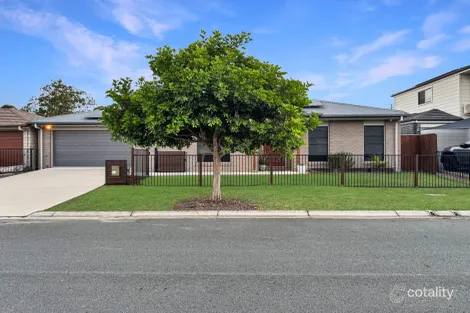 4 Dannielle Cct, Lawnton, QLD 4501