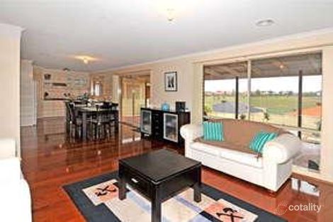 Property photo of 8 Darvell Court Greenvale VIC 3059