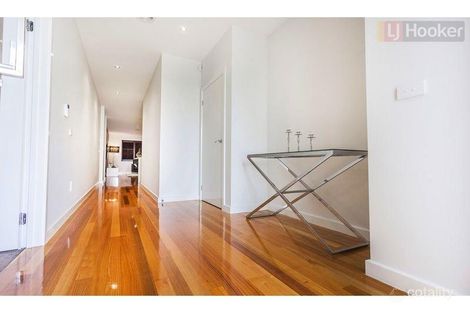 Property photo of 1 Wattletree Street Craigieburn VIC 3064