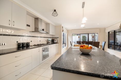 Property photo of 18 Blue Bonnet Way Wodonga VIC 3690