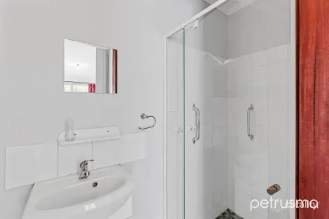 Property photo of 2/7 South Parade Rokeby TAS 7019