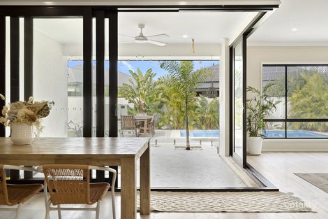 11 Stoneyway Ave, Maudsland, QLD 4210