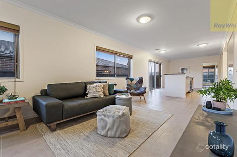 Property photo of 9 Euphoria Street Craigieburn VIC 3064