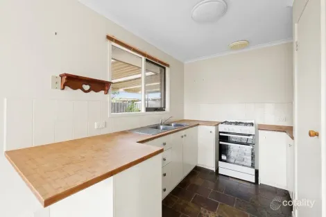 Property photo of 4 Marson Court Pakenham VIC 3810