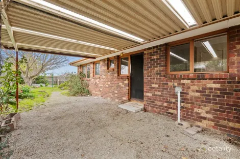 Property photo of 4 Marson Court Pakenham VIC 3810