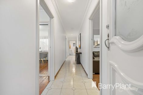 Property photo of 1/77 Errington Road St Albans VIC 3021