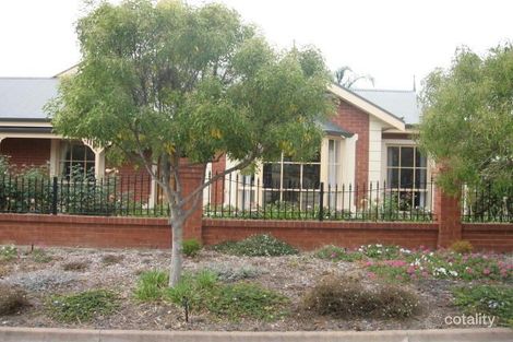 8 Thiele Gr, Kensington Park, SA 5068