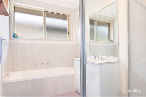 Property photo of 2 Park Range Way Woongarrah NSW 2259