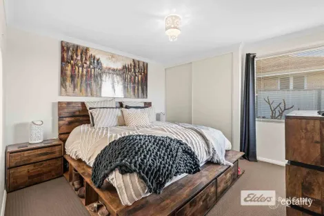 Property photo of 57A Minor Road Orana WA 6330