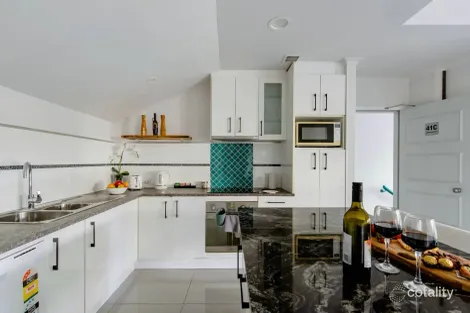 Property photo of 41/112-116 Surf Parade Broadbeach QLD 4218