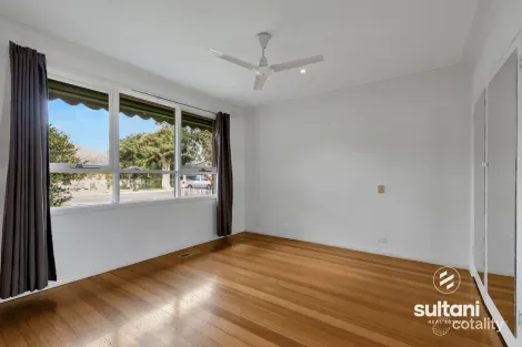 Property photo of 2 Evan Street Berwick VIC 3806