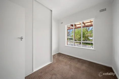 Property photo of 24 Sunnybar Parade Karabar NSW 2620