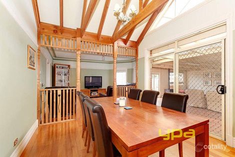 Property photo of 8 Lynch Place Roxburgh Park VIC 3064