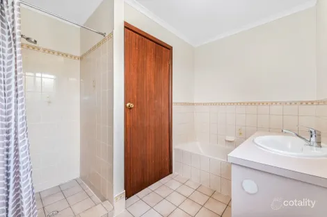 Property photo of 2A Favell Court Morphett Vale SA 5162