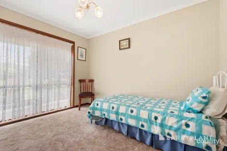 Property photo of 2 Murton Court Rosebud VIC 3939
