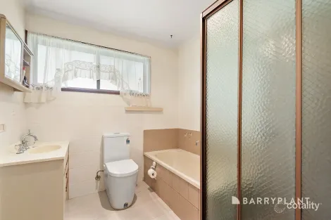 Property photo of 2 Murton Court Rosebud VIC 3939