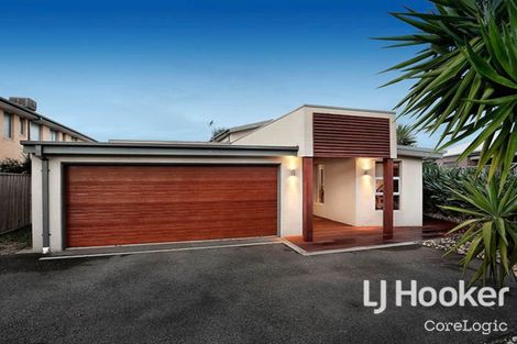 Property photo of 8 Fuchsia Crescent Point Cook VIC 3030