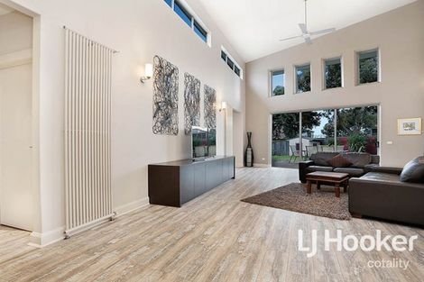 Property photo of 8 Fuchsia Crescent Point Cook VIC 3030