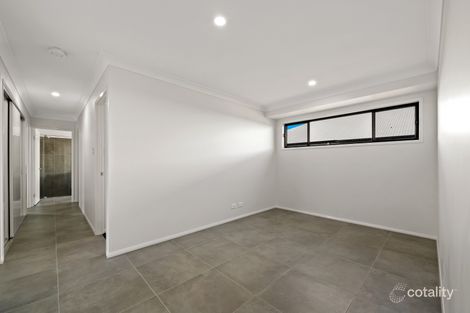 Property photo of 2/6 Farrer Street Cranley QLD 4350