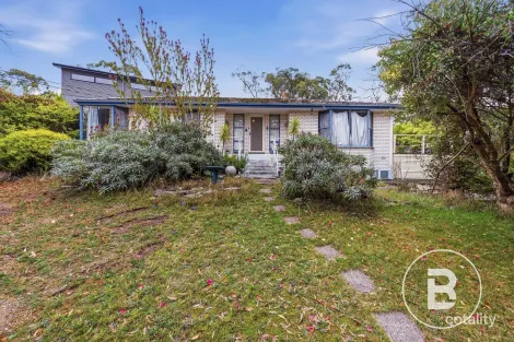 4 Ingliston Ave, Mount Helen, VIC 3350
