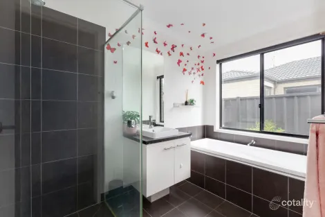 Property photo of 9 Wispering Circuit Kilmore VIC 3764