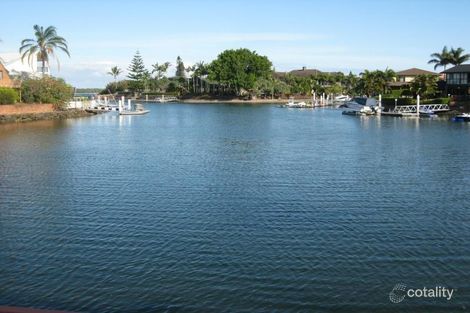 8 Runaway Bay Ave, Runaway Bay, QLD 4216