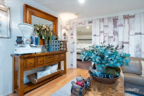 Property photo of 66 Laricina Circuit Forest Lake QLD 4078