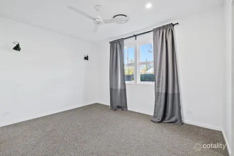 Property photo of 86 Third Avenue Palm Beach QLD 4221