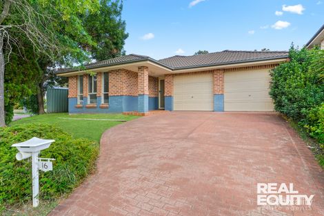 Property photo of 16 Wallcliffe Court Wattle Grove NSW 2173