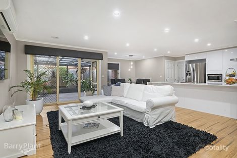 Property photo of 11 Duffy Court Berwick VIC 3806