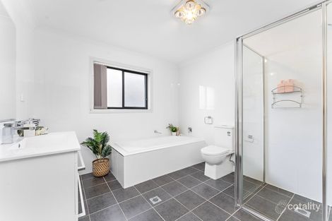 Property photo of 179 Wyndarra Way Koonawarra NSW 2530