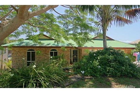 Property photo of 19 Booyong Court Suffolk Park NSW 2481