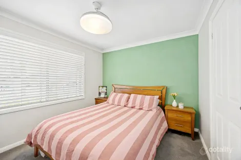 Property photo of 12 Rolfe Avenue Kanwal NSW 2259