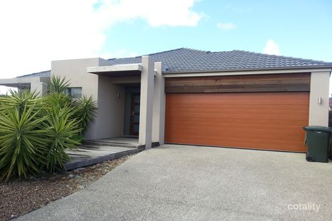 Property photo of 17 Girraween Crescent Craigieburn VIC 3064