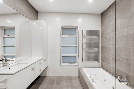 Property photo of 16 Fairway Road Doncaster VIC 3108