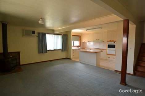 Property photo of 32 Monash Drive Seymour VIC 3660