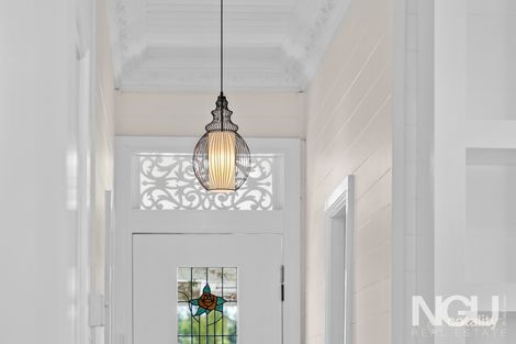 Property photo of 16 Bergins Hill Road Bundamba QLD 4304