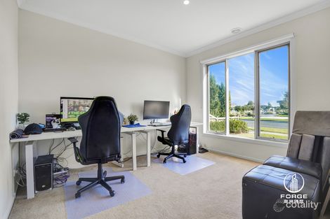 Property photo of 6 Fishbone Avenue Werribee VIC 3030