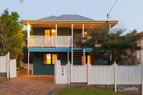 38 Waratah Ave, Holland Park West, QLD 4121