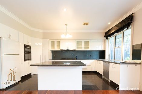 Property photo of 5 Mirabella Crescent Box Hill South VIC 3128